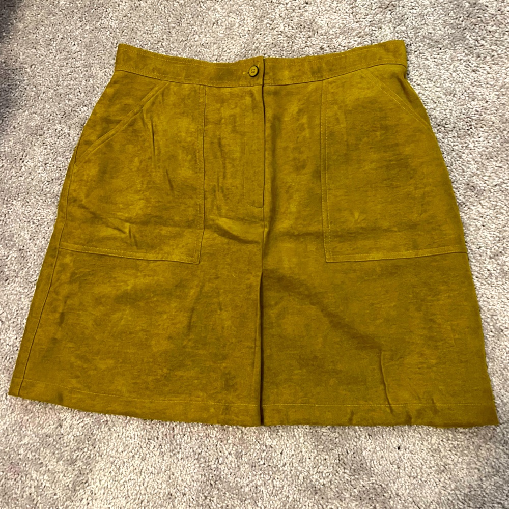 Size 14 Dana B and Karen Skirt. Suede feel.